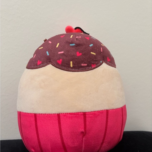 Cute Cupcake Squishmallow Plush Toy - Picture 3 of 6